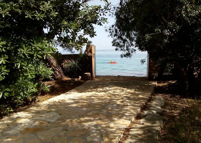 Branko شقة Sutomiscica